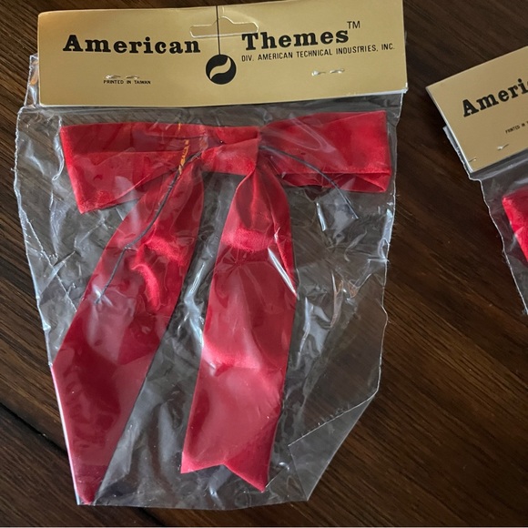 Vintage Christmas Holiday Decor Bundle Red Bows Santa’s - Picture 2 of 14